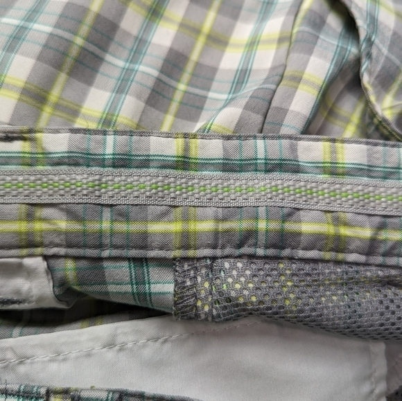 Izod Golf Men's Plaid Shorts Sz 36 - Picture 12 of 13